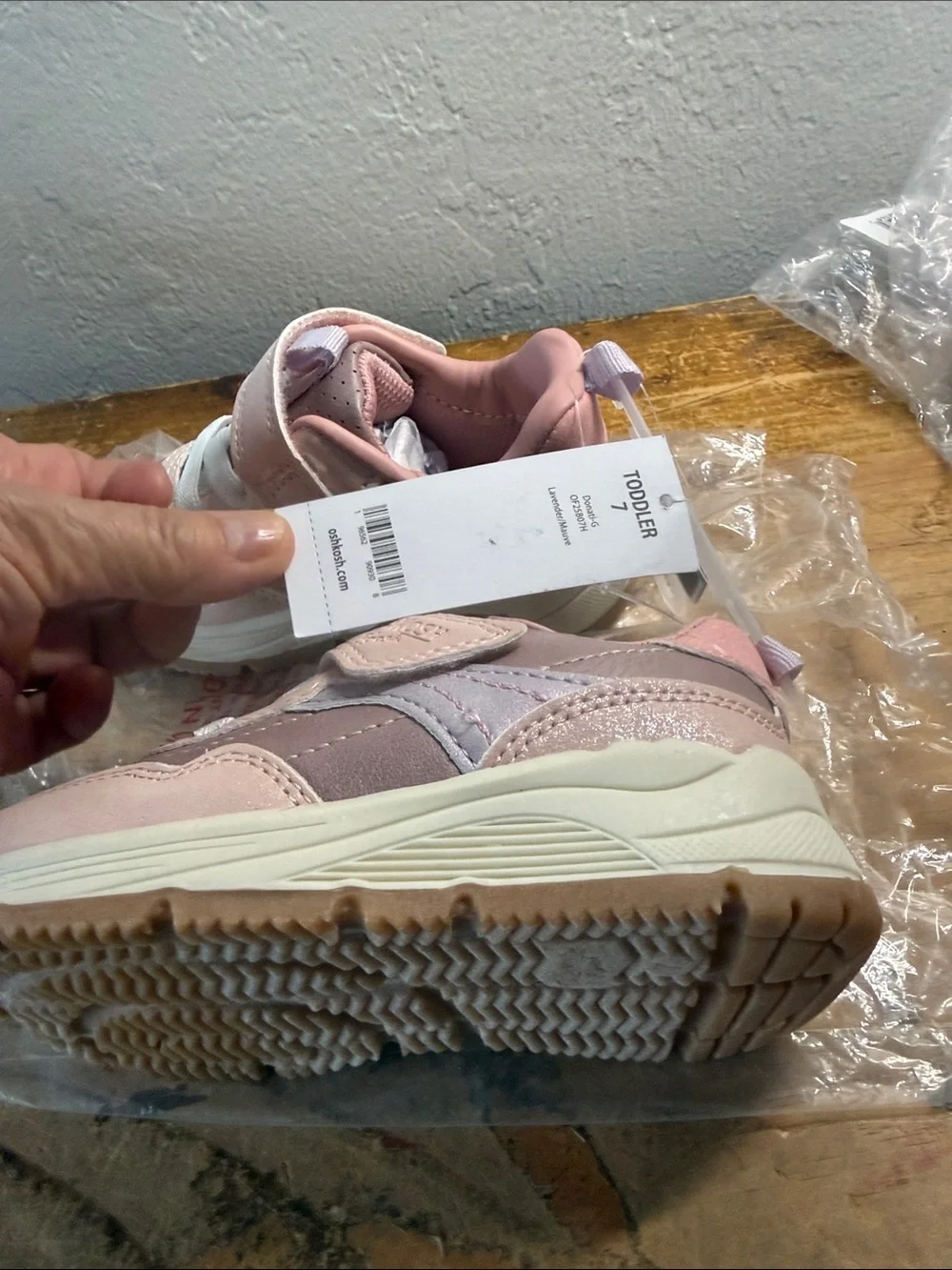 Oshkosh Toddler 7 pink lavender sneakers, girls NWT
